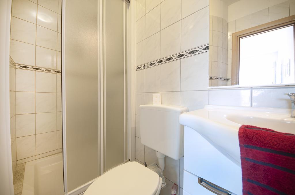 Guest House Loranum Sevid ห้อง รูปภาพ