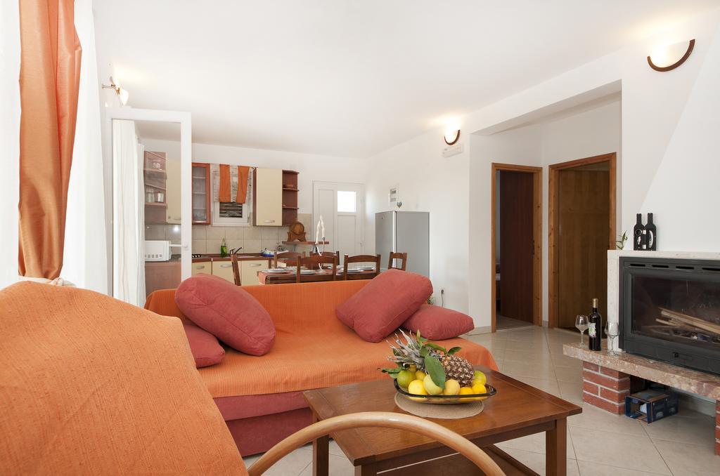 Guest House Loranum Sevid ห้อง รูปภาพ